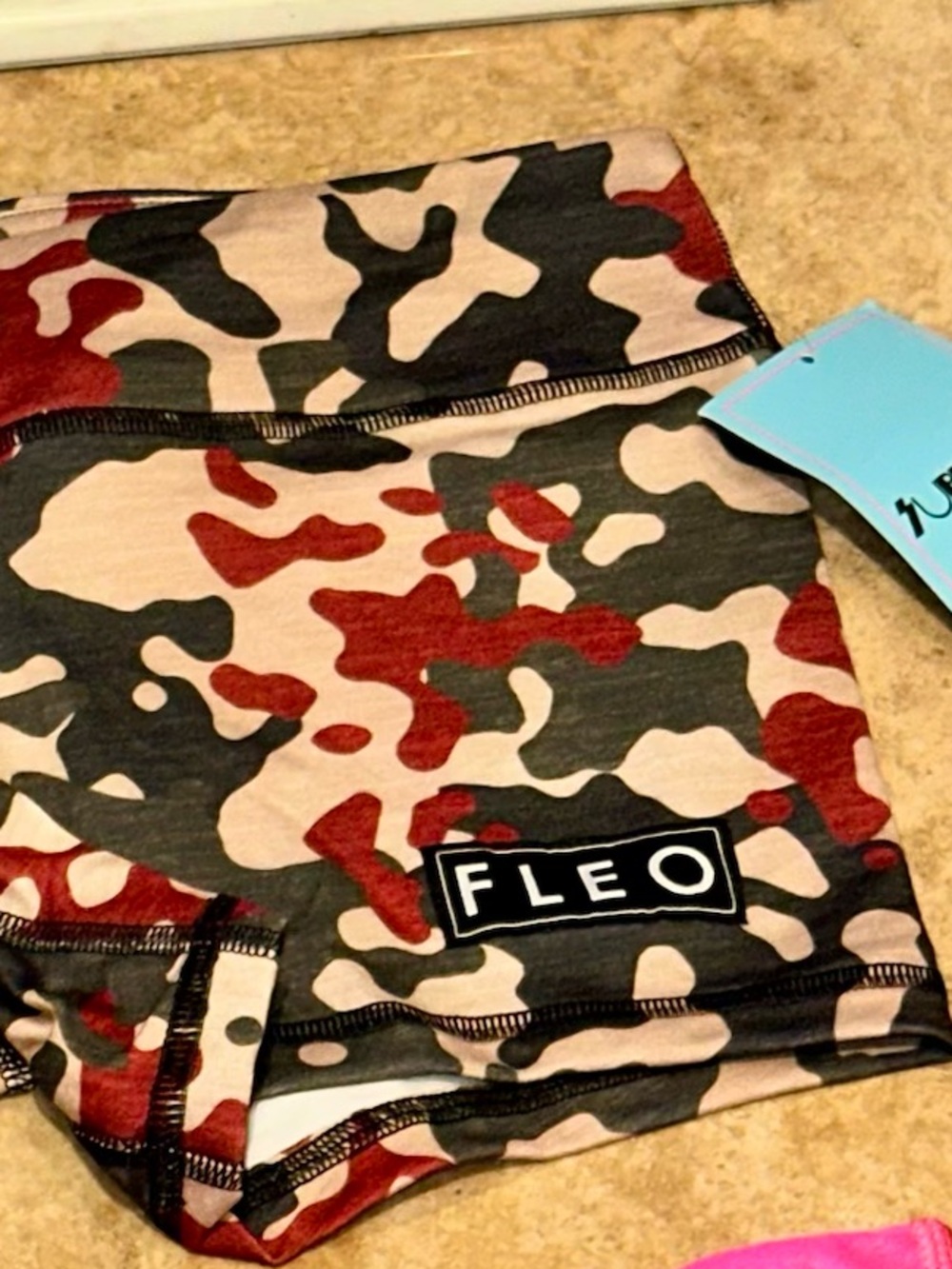 Fleo Scarlet Camo 3.25 cut inseam shorts NWT New with tag size small